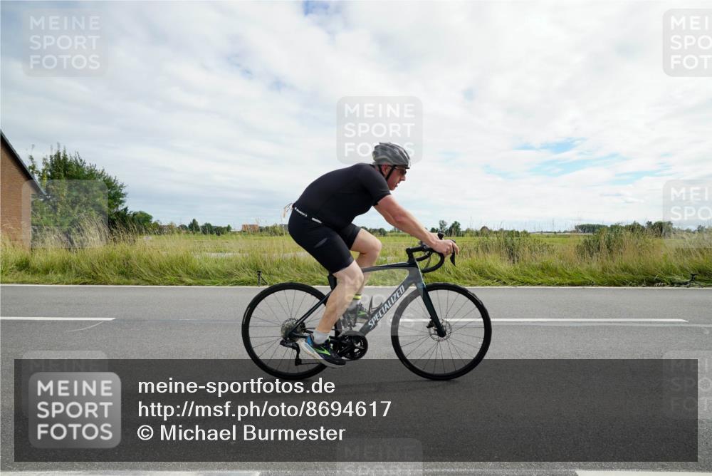 31.08.2025 - Elbe Triathlon Hamburg Michael Burmester http://msf.ph/oto/8694617 31.08.2025 15:27:43 Radfahren  meine-sportfotos.de