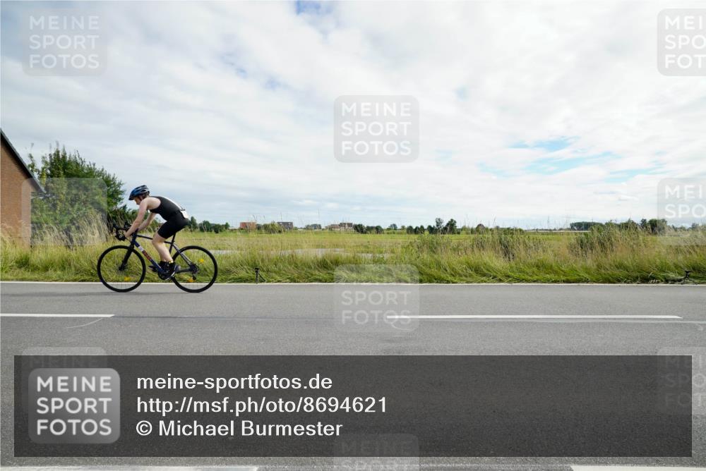 31.08.2025 - Elbe Triathlon Hamburg Michael Burmester http://msf.ph/oto/8694621 31.08.2025 15:27:52 Radfahren  meine-sportfotos.de