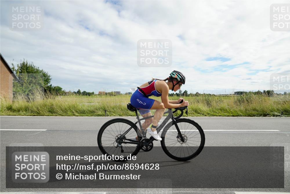 31.08.2025 - Elbe Triathlon Hamburg Michael Burmester http://msf.ph/oto/8694628 31.08.2025 15:29:01 Radfahren  meine-sportfotos.de