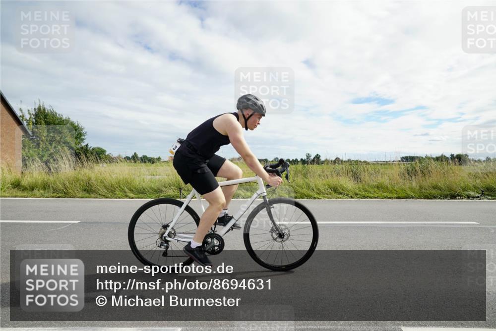 31.08.2025 - Elbe Triathlon Hamburg Michael Burmester http://msf.ph/oto/8694631 31.08.2025 15:29:05 Radfahren  meine-sportfotos.de