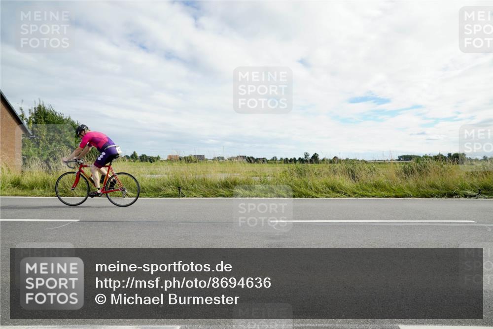 31.08.2025 - Elbe Triathlon Hamburg Michael Burmester http://msf.ph/oto/8694636 31.08.2025 15:29:19 Radfahren  meine-sportfotos.de