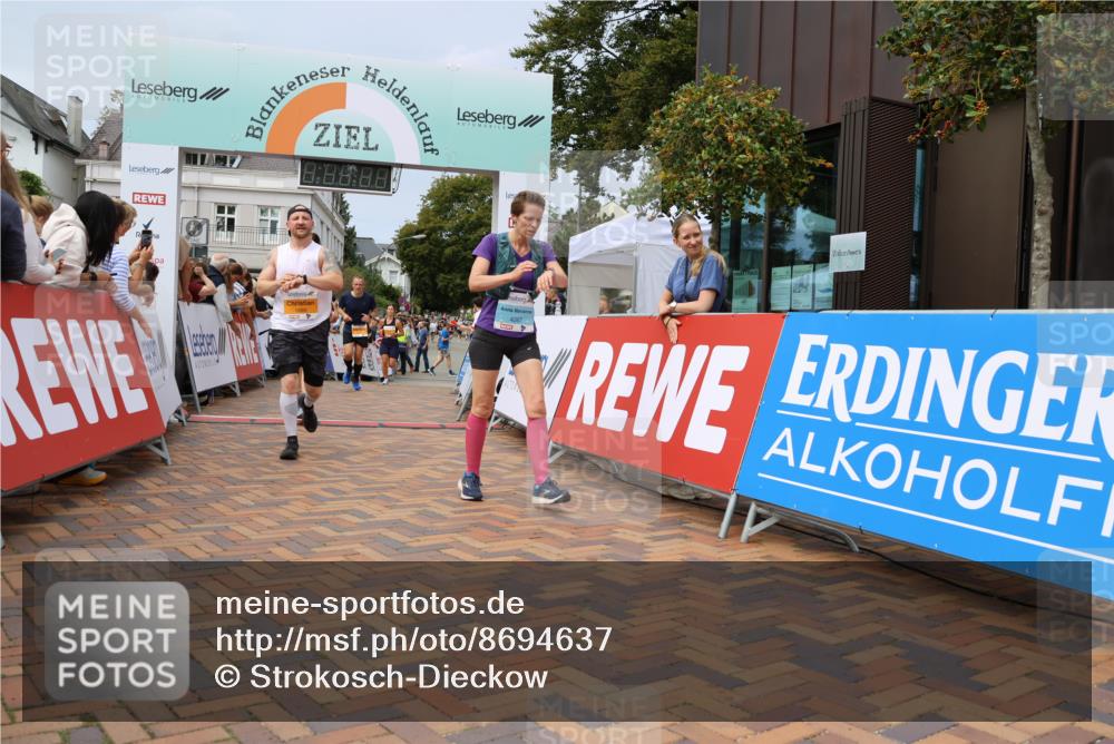 31.08.2025 - 21. Blankeneser Heldenlauf Strokosch-Dieckow http://msf.ph/oto/8694637 31.08.2025 12:35:04 Ziel 5266, 5115, 5315, 5689, 5037, 4267, 4373 meine-sportfotos.de