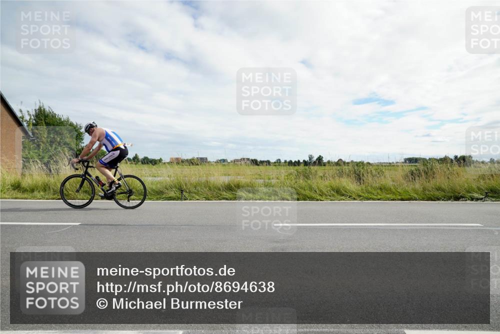 31.08.2025 - Elbe Triathlon Hamburg Michael Burmester http://msf.ph/oto/8694638 31.08.2025 15:29:28 Radfahren  meine-sportfotos.de
