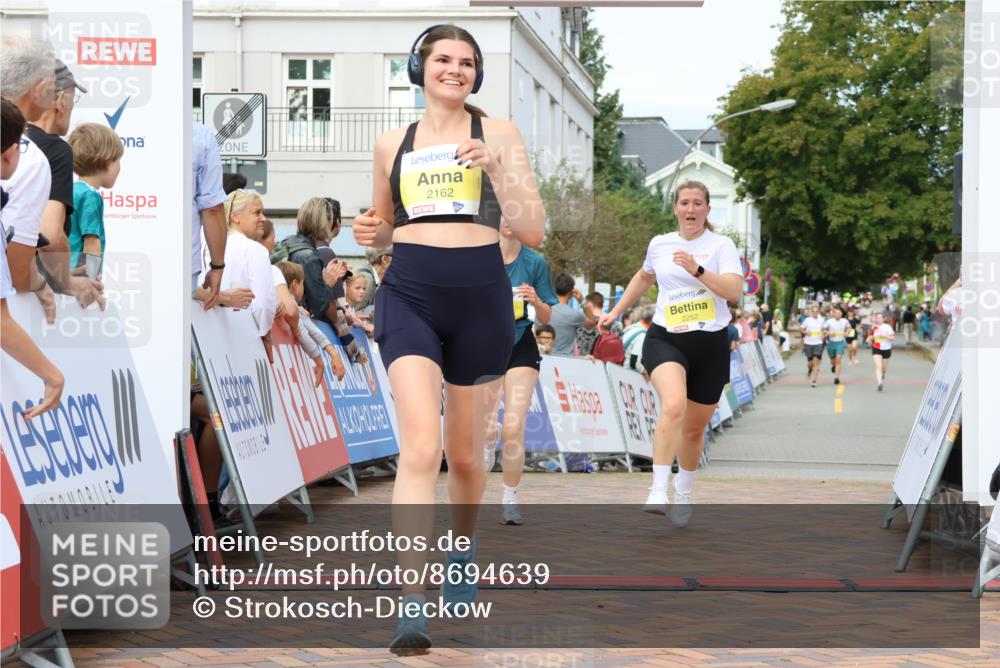 31.08.2025 - 21. Blankeneser Heldenlauf Strokosch-Dieckow http://msf.ph/oto/8694639 31.08.2025 10:26:19 Ziel 2162, 2046, 2252, 2564, 2467 meine-sportfotos.de
