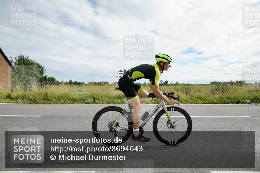 31.08.2025 - Elbe Triathlon Hamburg Michael Burmester http://msf.ph/oto/8694643 31.08.2025 15:30:06 Radfahren  meine-sportfotos.de