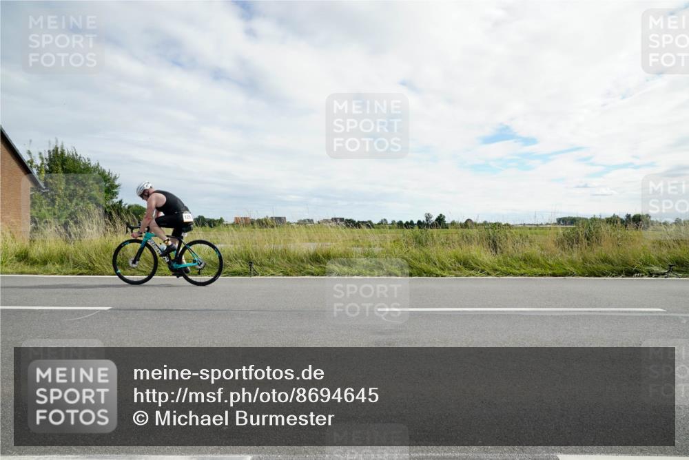 31.08.2025 - Elbe Triathlon Hamburg Michael Burmester http://msf.ph/oto/8694645 31.08.2025 15:30:11 Radfahren  meine-sportfotos.de