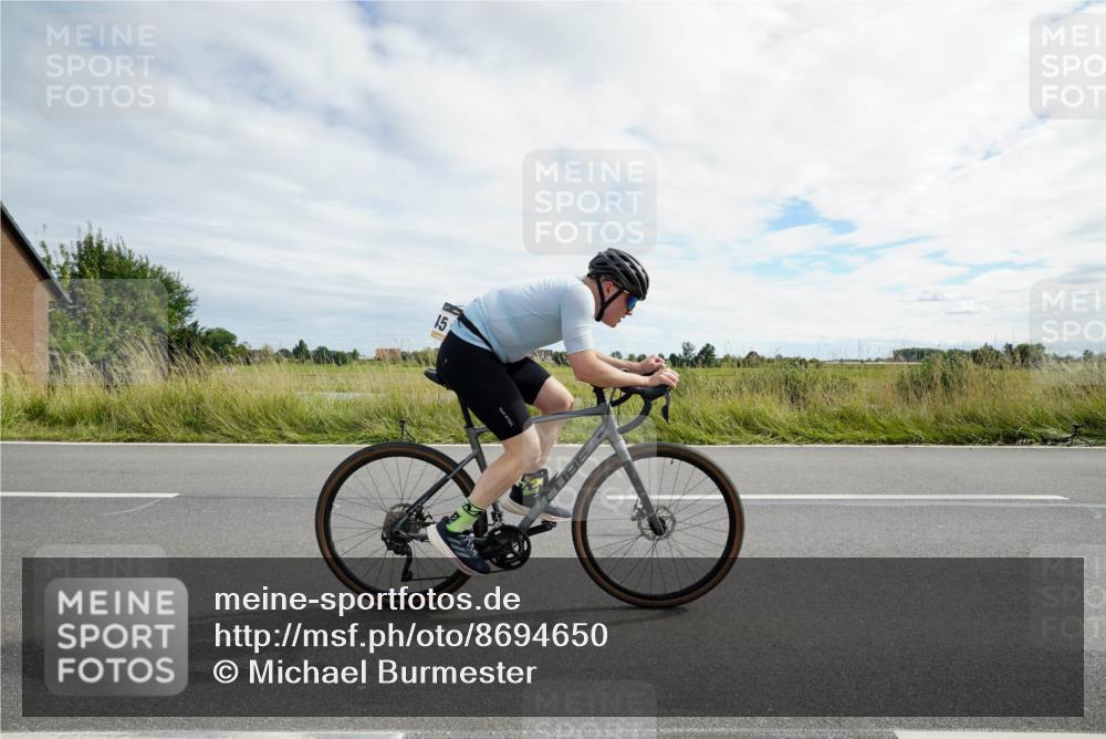 31.08.2025 - Elbe Triathlon Hamburg Michael Burmester http://msf.ph/oto/8694650 31.08.2025 15:30:40 Radfahren  meine-sportfotos.de