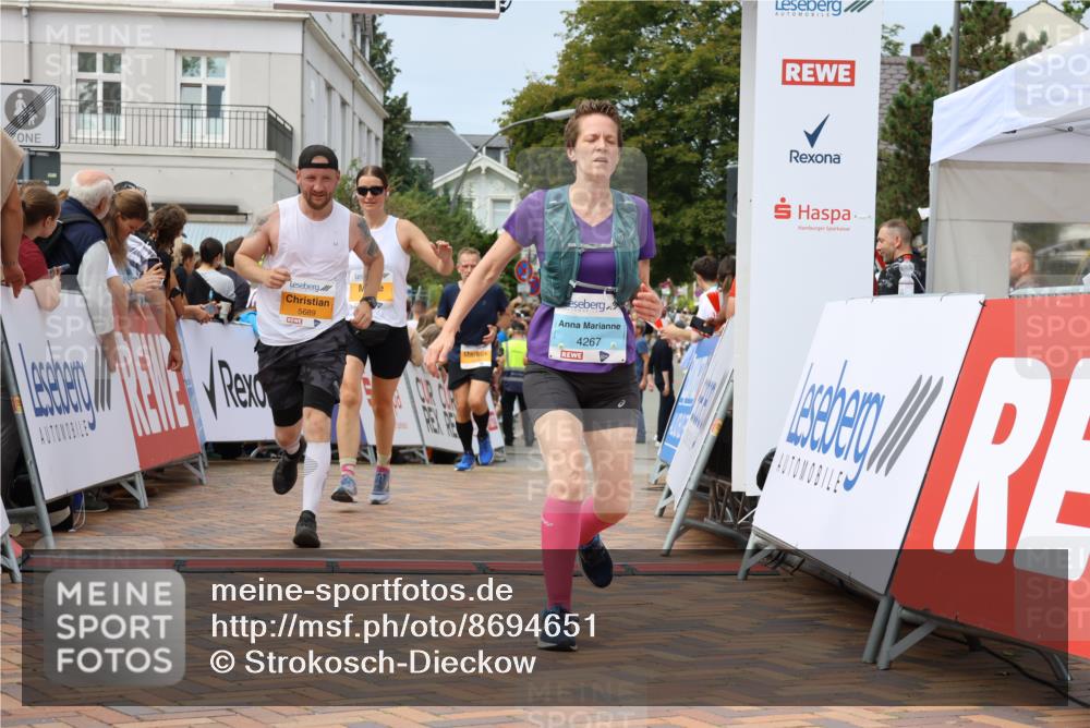 31.08.2025 - 21. Blankeneser Heldenlauf Strokosch-Dieckow http://msf.ph/oto/8694651 31.08.2025 12:35:03 Ziel 5266, 5115, 5315, 5689, 5037, 4267, 4373 meine-sportfotos.de