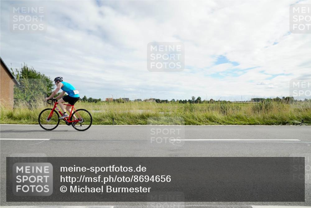 31.08.2025 - Elbe Triathlon Hamburg Michael Burmester http://msf.ph/oto/8694656 31.08.2025 15:31:02 Radfahren  meine-sportfotos.de