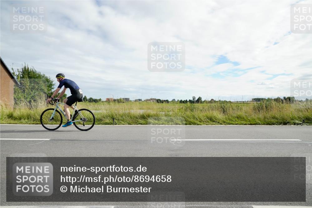 31.08.2025 - Elbe Triathlon Hamburg Michael Burmester http://msf.ph/oto/8694658 31.08.2025 15:31:05 Radfahren  meine-sportfotos.de