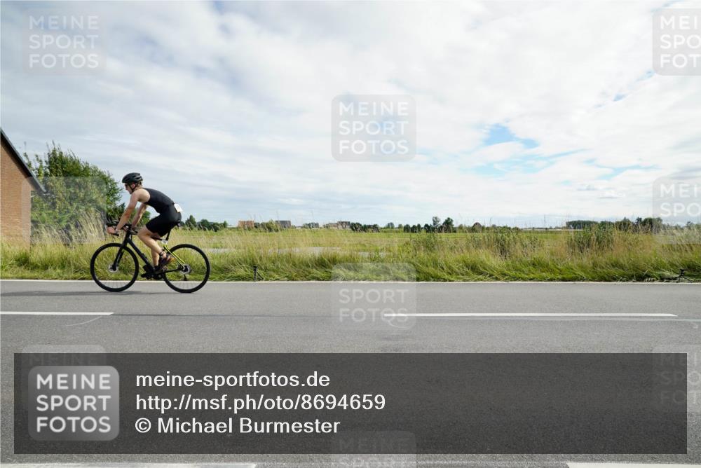 31.08.2025 - Elbe Triathlon Hamburg Michael Burmester http://msf.ph/oto/8694659 31.08.2025 15:31:08 Radfahren  meine-sportfotos.de