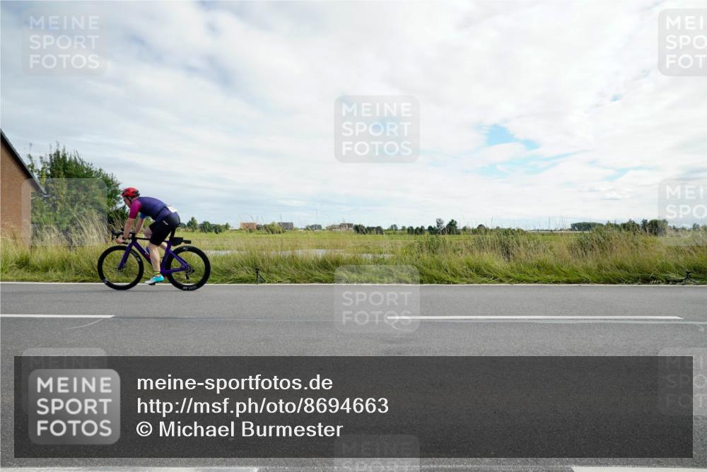 31.08.2025 - Elbe Triathlon Hamburg Michael Burmester http://msf.ph/oto/8694663 31.08.2025 15:31:35 Radfahren  meine-sportfotos.de