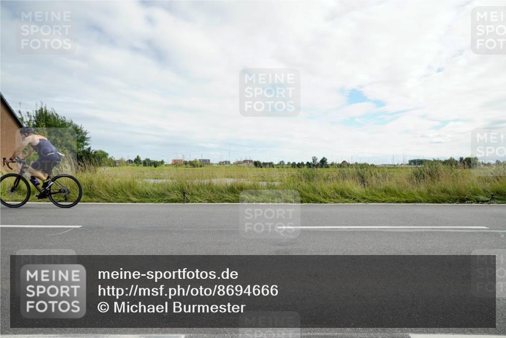 31.08.2025 - Elbe Triathlon Hamburg Michael Burmester http://msf.ph/oto/8694666 31.08.2025 15:31:39 Radfahren  meine-sportfotos.de