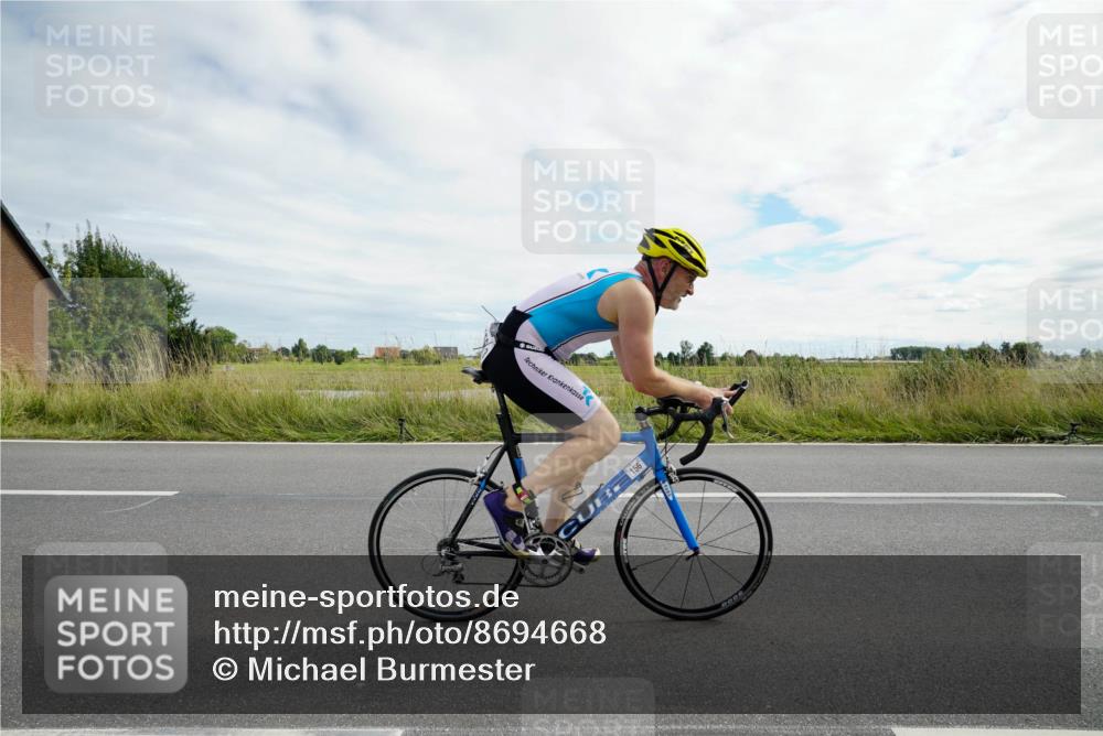 31.08.2025 - Elbe Triathlon Hamburg Michael Burmester http://msf.ph/oto/8694668 31.08.2025 15:31:41 Radfahren  meine-sportfotos.de