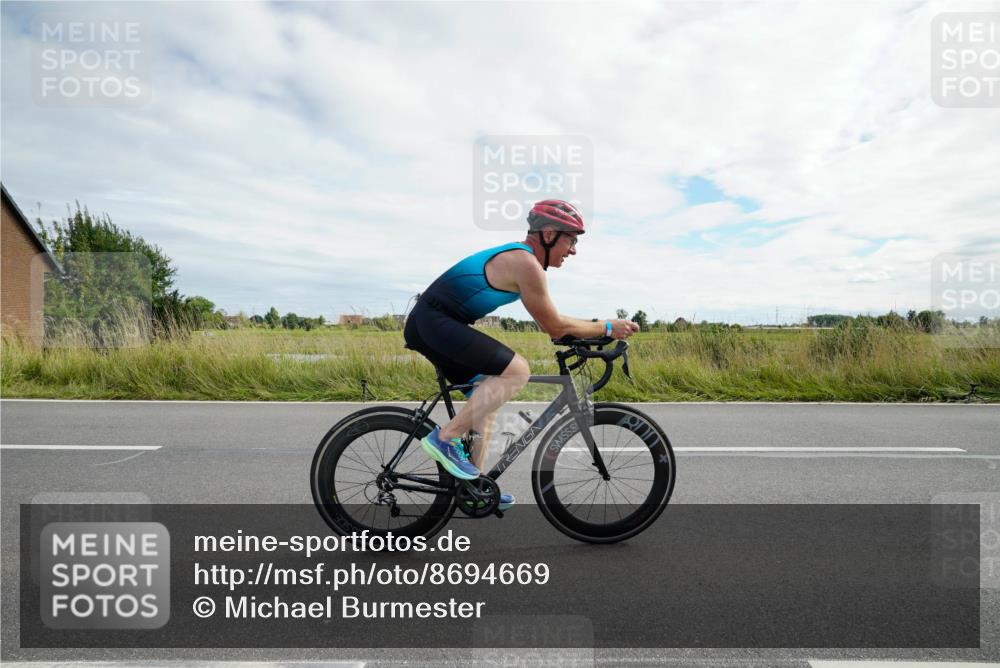 31.08.2025 - Elbe Triathlon Hamburg Michael Burmester http://msf.ph/oto/8694669 31.08.2025 15:31:48 Radfahren  meine-sportfotos.de
