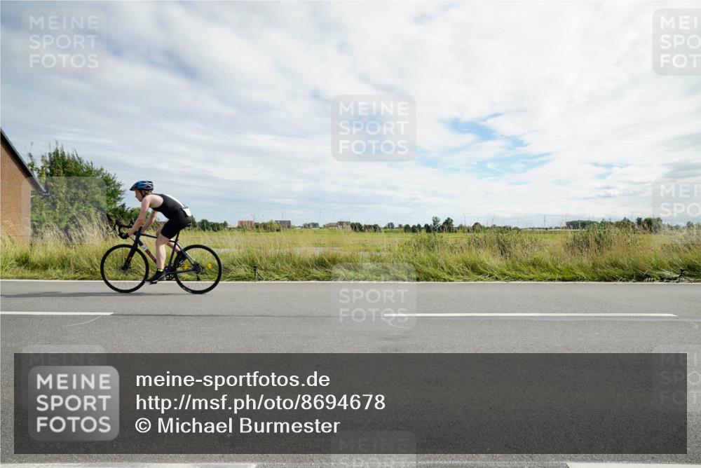 31.08.2025 - Elbe Triathlon Hamburg Michael Burmester http://msf.ph/oto/8694678 31.08.2025 15:32:59 Radfahren  meine-sportfotos.de