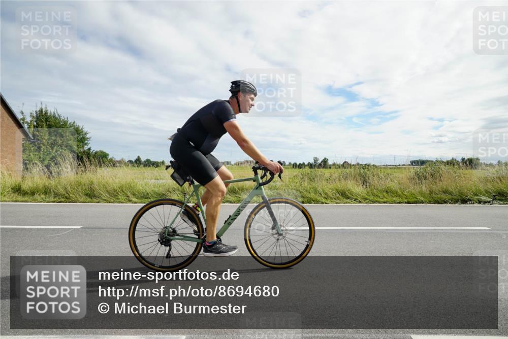 31.08.2025 - Elbe Triathlon Hamburg Michael Burmester http://msf.ph/oto/8694680 31.08.2025 15:33:02 Radfahren  meine-sportfotos.de