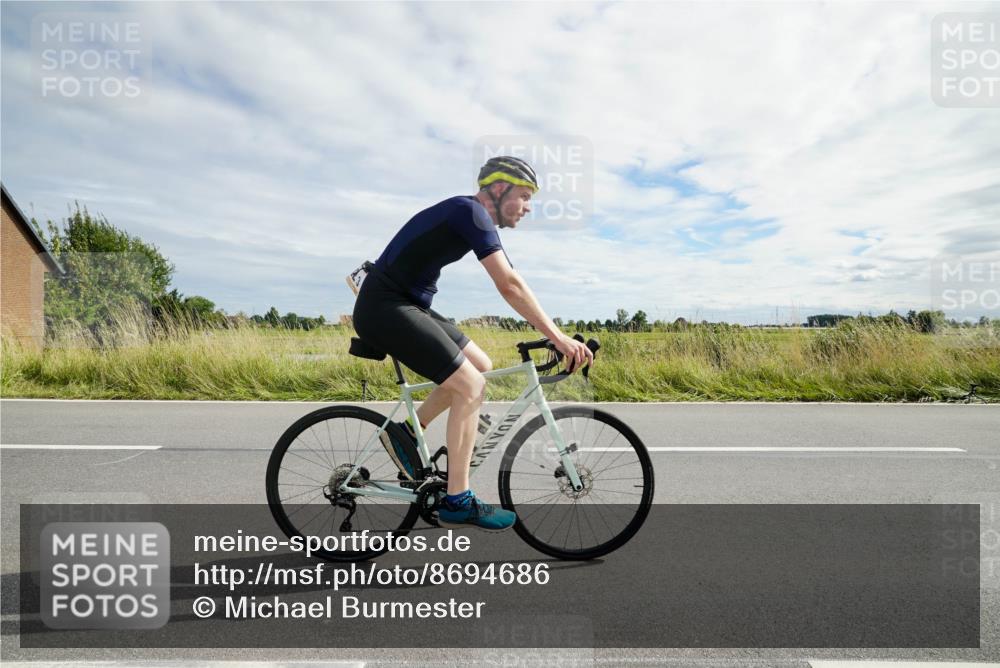 31.08.2025 - Elbe Triathlon Hamburg Michael Burmester http://msf.ph/oto/8694686 31.08.2025 15:33:43 Radfahren  meine-sportfotos.de