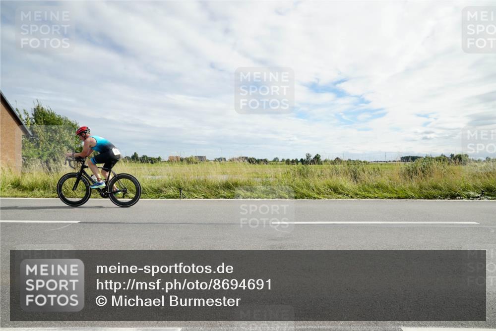 31.08.2025 - Elbe Triathlon Hamburg Michael Burmester http://msf.ph/oto/8694691 31.08.2025 15:33:48 Radfahren  meine-sportfotos.de