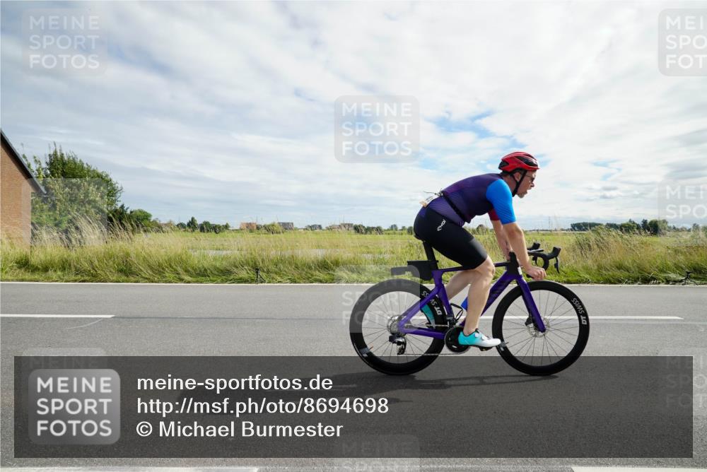 31.08.2025 - Elbe Triathlon Hamburg Michael Burmester http://msf.ph/oto/8694698 31.08.2025 15:34:05 Radfahren  meine-sportfotos.de