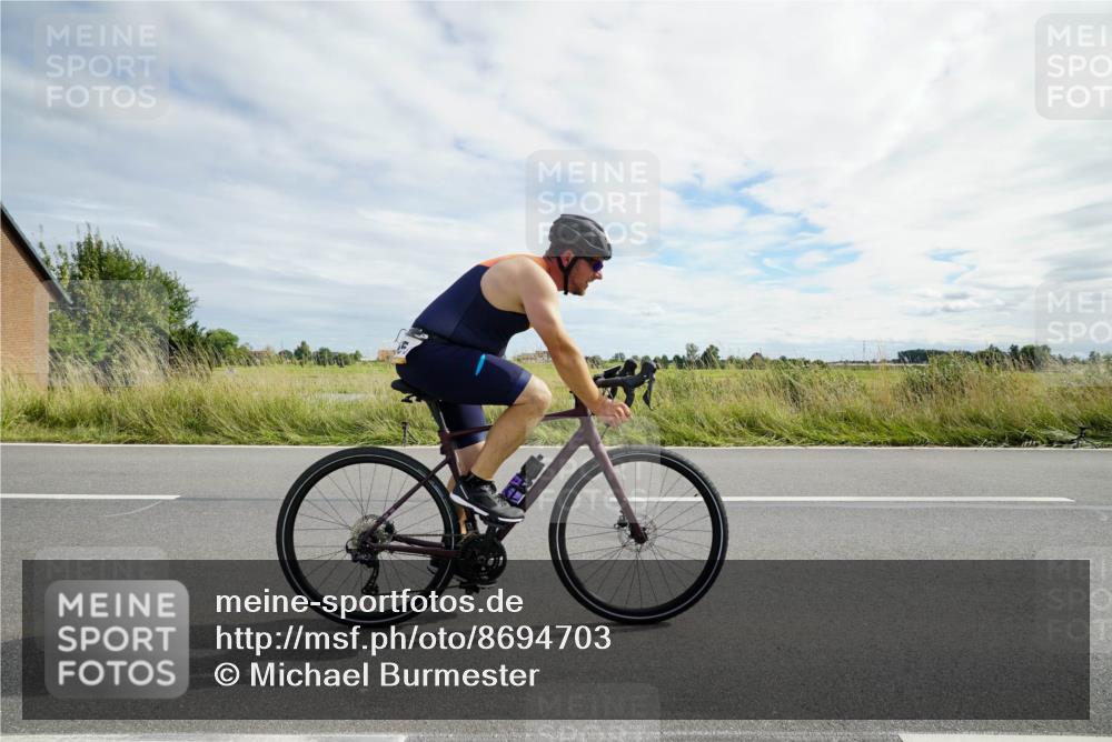 31.08.2025 - Elbe Triathlon Hamburg Michael Burmester http://msf.ph/oto/8694703 31.08.2025 15:34:22 Radfahren  meine-sportfotos.de