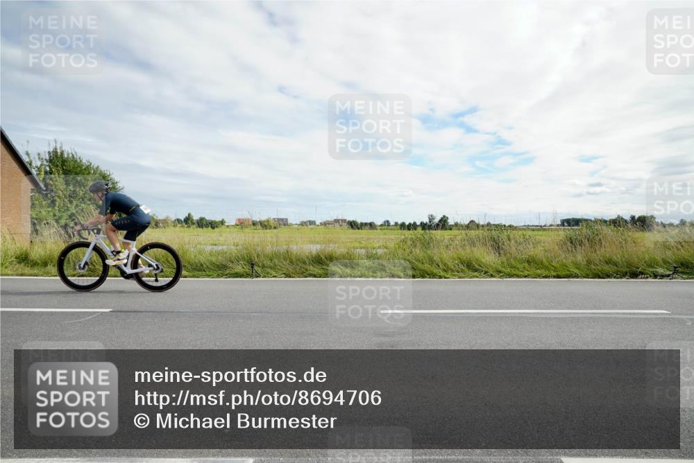31.08.2025 - Elbe Triathlon Hamburg Michael Burmester http://msf.ph/oto/8694706 31.08.2025 15:34:39 Radfahren  meine-sportfotos.de