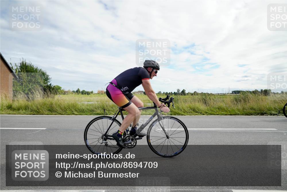 31.08.2025 - Elbe Triathlon Hamburg Michael Burmester http://msf.ph/oto/8694709 31.08.2025 15:35:07 Radfahren  meine-sportfotos.de
