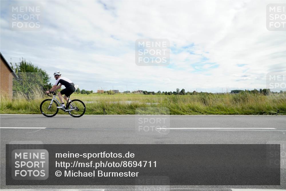 31.08.2025 - Elbe Triathlon Hamburg Michael Burmester http://msf.ph/oto/8694711 31.08.2025 15:35:08 Radfahren  meine-sportfotos.de