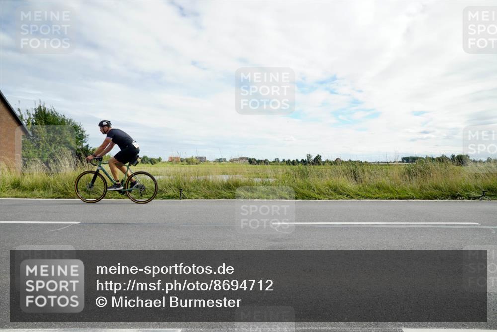31.08.2025 - Elbe Triathlon Hamburg Michael Burmester http://msf.ph/oto/8694712 31.08.2025 15:35:11 Radfahren  meine-sportfotos.de