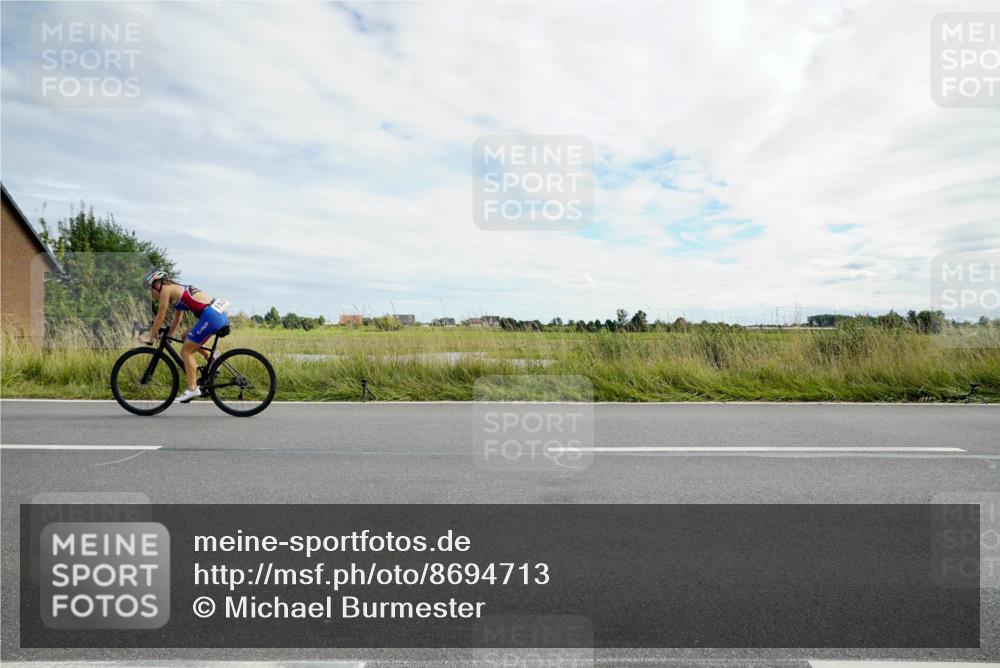 31.08.2025 - Elbe Triathlon Hamburg Michael Burmester http://msf.ph/oto/8694713 31.08.2025 15:35:20 Radfahren  meine-sportfotos.de