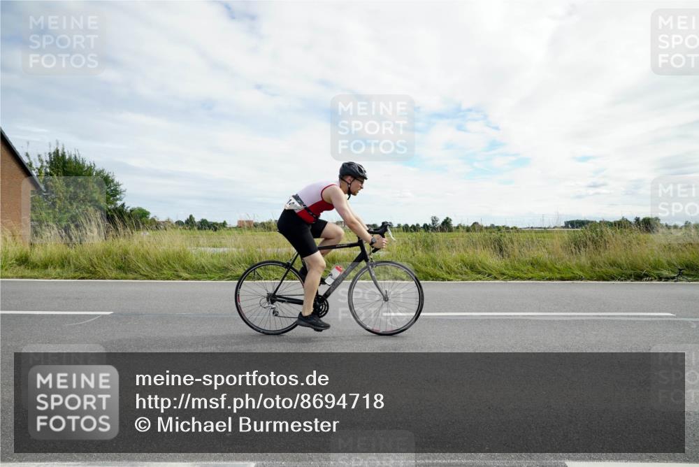31.08.2025 - Elbe Triathlon Hamburg Michael Burmester http://msf.ph/oto/8694718 31.08.2025 15:35:56 Radfahren  meine-sportfotos.de