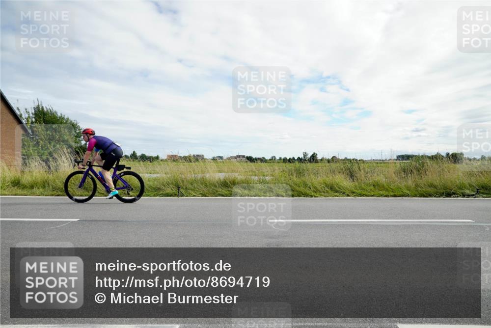 31.08.2025 - Elbe Triathlon Hamburg Michael Burmester http://msf.ph/oto/8694719 31.08.2025 15:36:03 Radfahren  meine-sportfotos.de