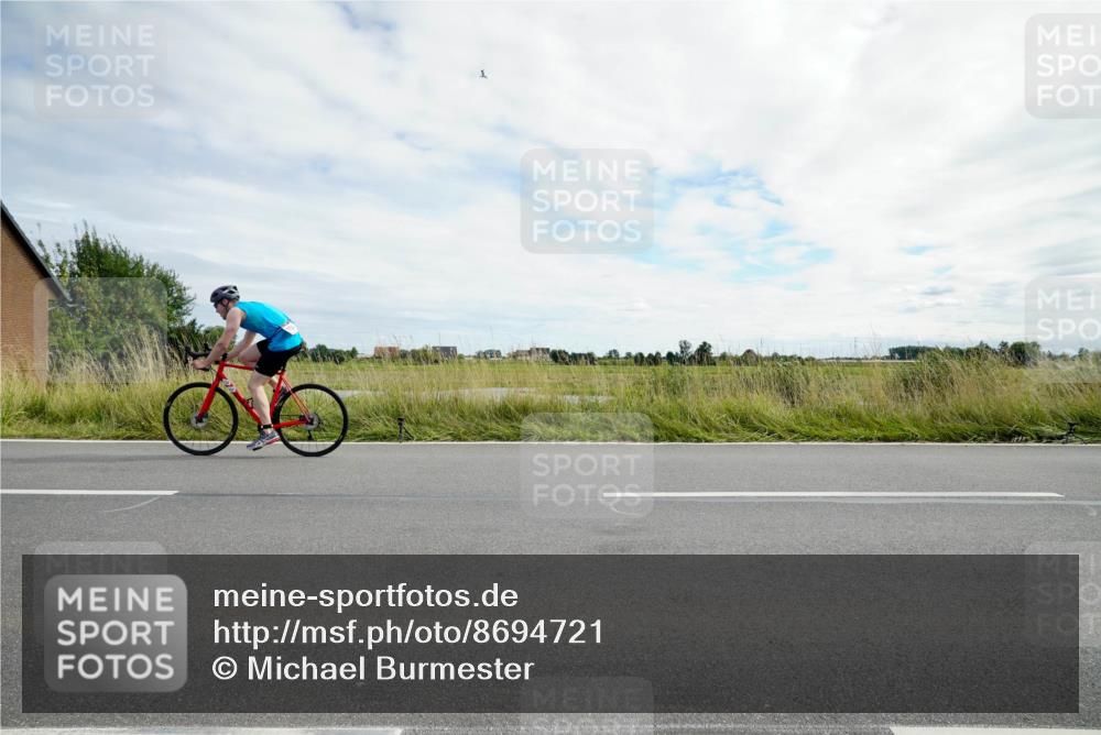 31.08.2025 - Elbe Triathlon Hamburg Michael Burmester http://msf.ph/oto/8694721 31.08.2025 15:36:08 Radfahren  meine-sportfotos.de