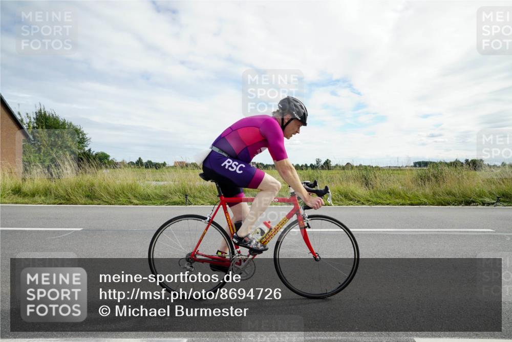 31.08.2025 - Elbe Triathlon Hamburg Michael Burmester http://msf.ph/oto/8694726 31.08.2025 15:36:24 Radfahren  meine-sportfotos.de