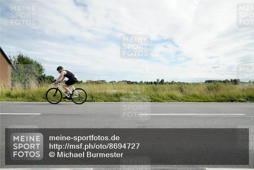 31.08.2025 - Elbe Triathlon Hamburg Michael Burmester http://msf.ph/oto/8694727 31.08.2025 15:36:31 Radfahren  meine-sportfotos.de