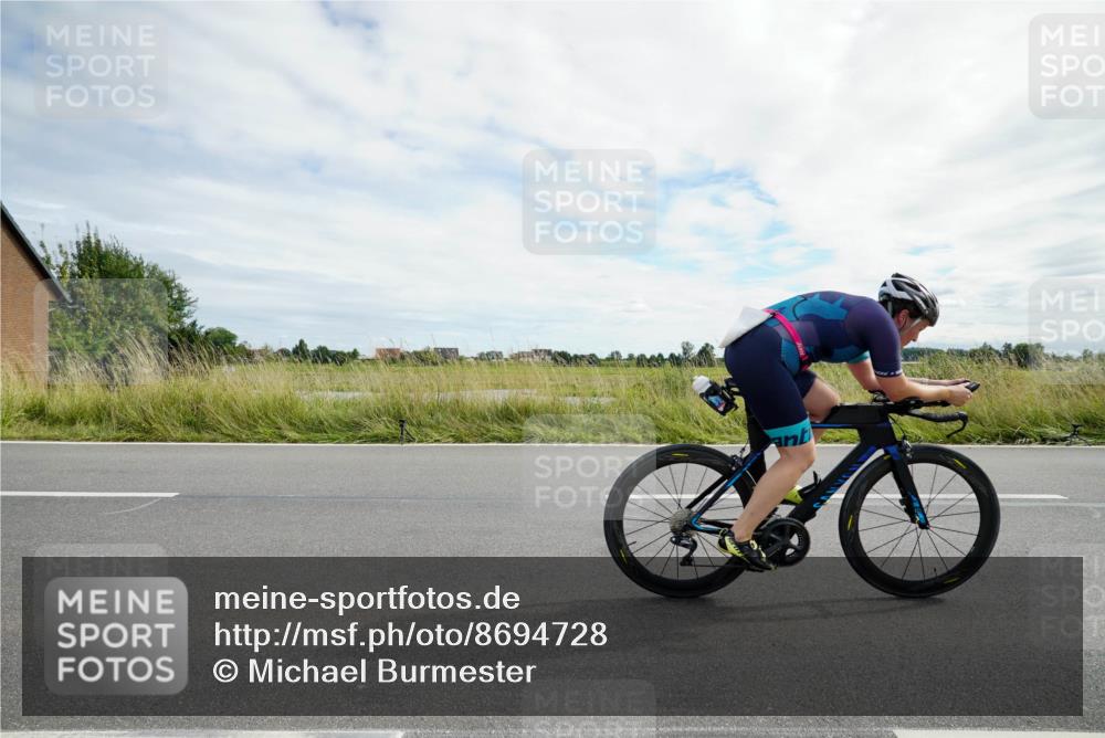 31.08.2025 - Elbe Triathlon Hamburg Michael Burmester http://msf.ph/oto/8694728 31.08.2025 15:36:31 Radfahren  meine-sportfotos.de