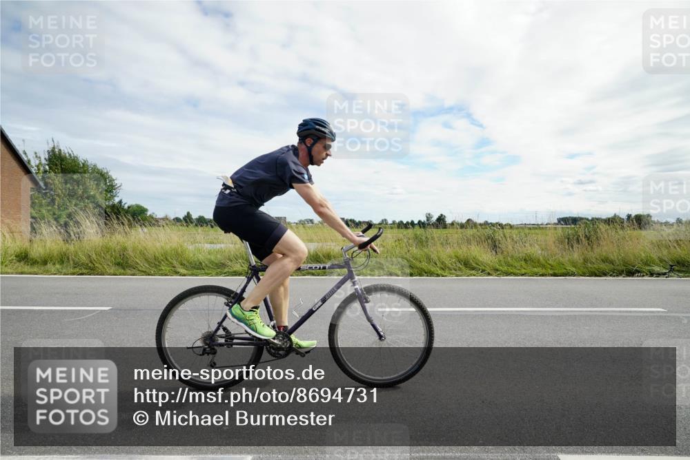 31.08.2025 - Elbe Triathlon Hamburg Michael Burmester http://msf.ph/oto/8694731 31.08.2025 15:36:38 Radfahren  meine-sportfotos.de
