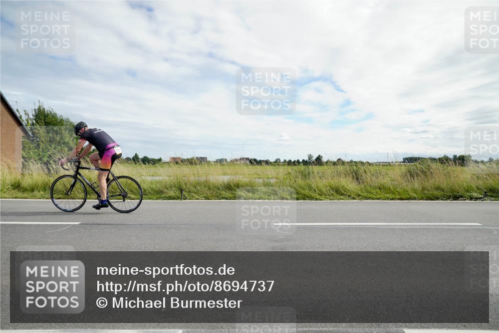 31.08.2025 - Elbe Triathlon Hamburg Michael Burmester http://msf.ph/oto/8694737 31.08.2025 15:37:14 Radfahren  meine-sportfotos.de