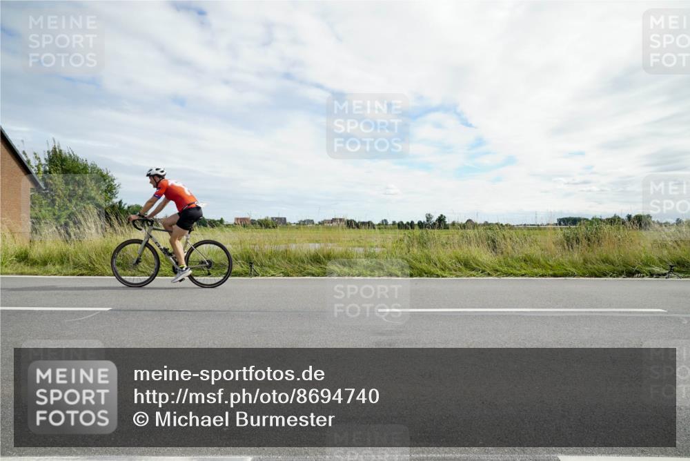 31.08.2025 - Elbe Triathlon Hamburg Michael Burmester http://msf.ph/oto/8694740 31.08.2025 15:37:24 Radfahren  meine-sportfotos.de