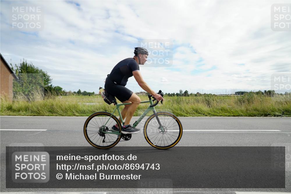 31.08.2025 - Elbe Triathlon Hamburg Michael Burmester http://msf.ph/oto/8694743 31.08.2025 15:37:52 Radfahren  meine-sportfotos.de