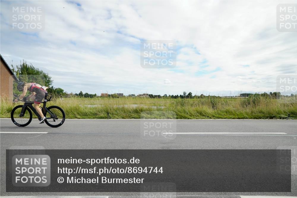 31.08.2025 - Elbe Triathlon Hamburg Michael Burmester http://msf.ph/oto/8694744 31.08.2025 15:37:54 Radfahren  meine-sportfotos.de
