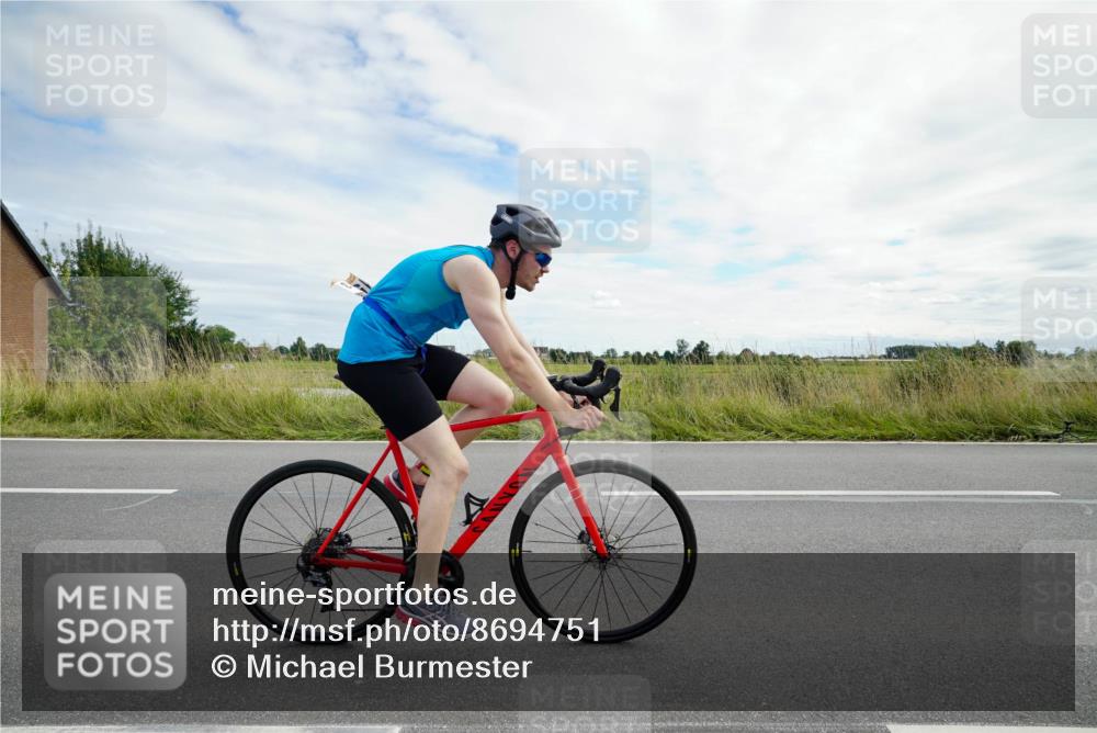 31.08.2025 - Elbe Triathlon Hamburg Michael Burmester http://msf.ph/oto/8694751 31.08.2025 15:38:56 Radfahren  meine-sportfotos.de