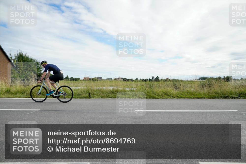 31.08.2025 - Elbe Triathlon Hamburg Michael Burmester http://msf.ph/oto/8694769 31.08.2025 15:40:39 Radfahren  meine-sportfotos.de