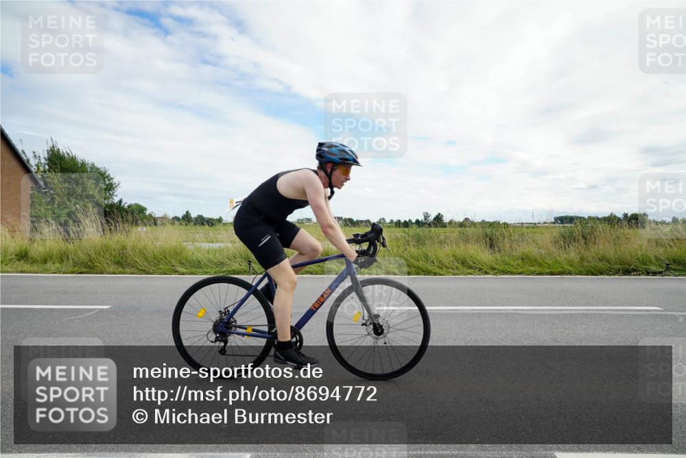 31.08.2025 - Elbe Triathlon Hamburg Michael Burmester http://msf.ph/oto/8694772 31.08.2025 15:40:56 Radfahren  meine-sportfotos.de