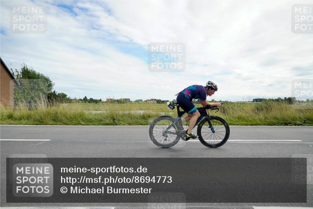 31.08.2025 - Elbe Triathlon Hamburg Michael Burmester http://msf.ph/oto/8694773 31.08.2025 15:40:56 Radfahren  meine-sportfotos.de