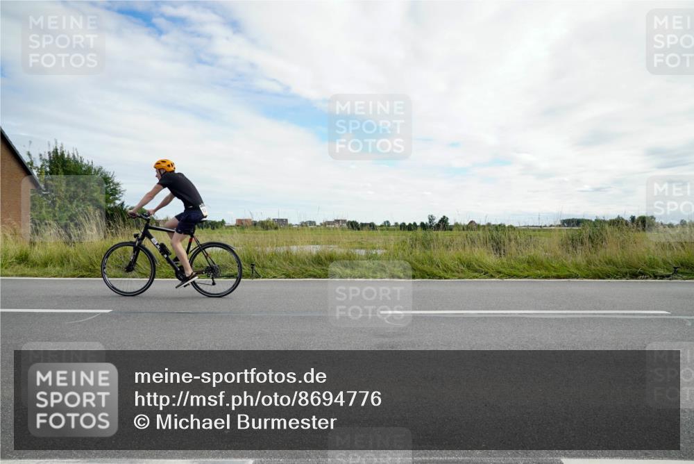 31.08.2025 - Elbe Triathlon Hamburg Michael Burmester http://msf.ph/oto/8694776 31.08.2025 15:41:12 Radfahren  meine-sportfotos.de
