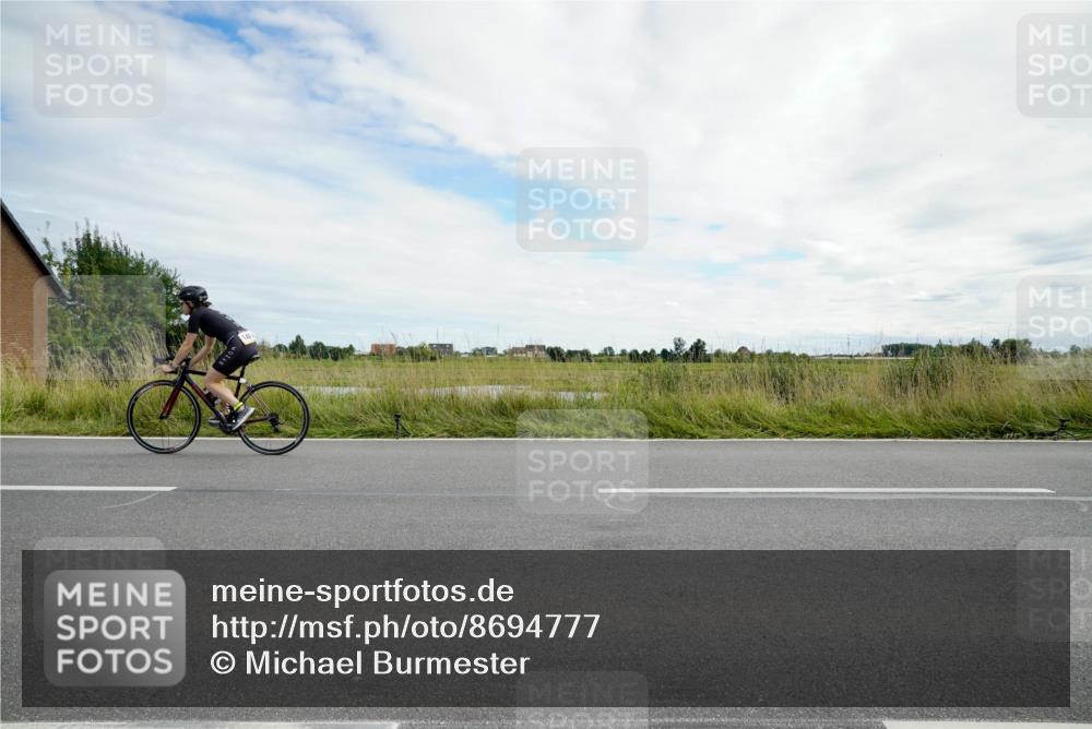 31.08.2025 - Elbe Triathlon Hamburg Michael Burmester http://msf.ph/oto/8694777 31.08.2025 15:41:13 Radfahren  meine-sportfotos.de