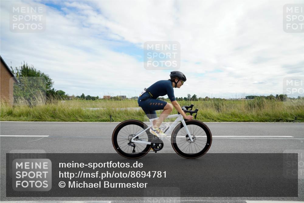 31.08.2025 - Elbe Triathlon Hamburg Michael Burmester http://msf.ph/oto/8694781 31.08.2025 15:41:34 Radfahren  meine-sportfotos.de