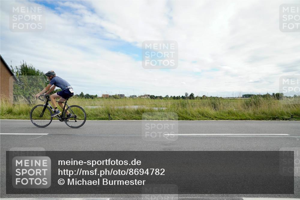 31.08.2025 - Elbe Triathlon Hamburg Michael Burmester http://msf.ph/oto/8694782 31.08.2025 15:41:54 Radfahren  meine-sportfotos.de