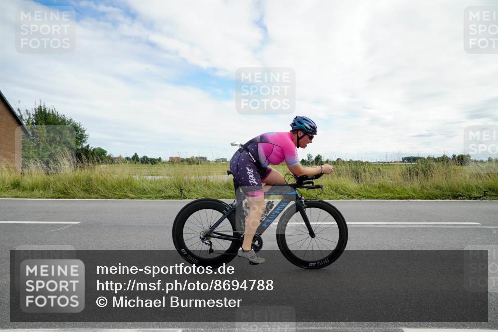 31.08.2025 - Elbe Triathlon Hamburg Michael Burmester http://msf.ph/oto/8694788 31.08.2025 15:42:51 Radfahren  meine-sportfotos.de